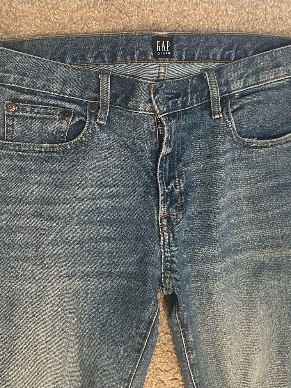 GAP women’s boyfriend fit Jeans in Blue Wash